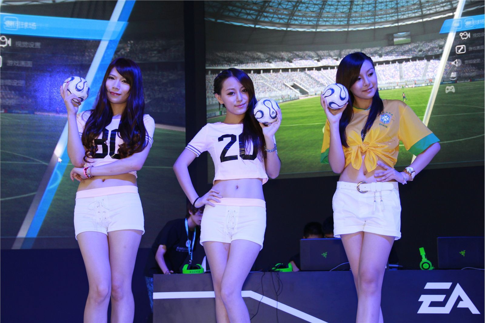 [online collection] the first day of the 11th Shanghai ChinaJoy 2013